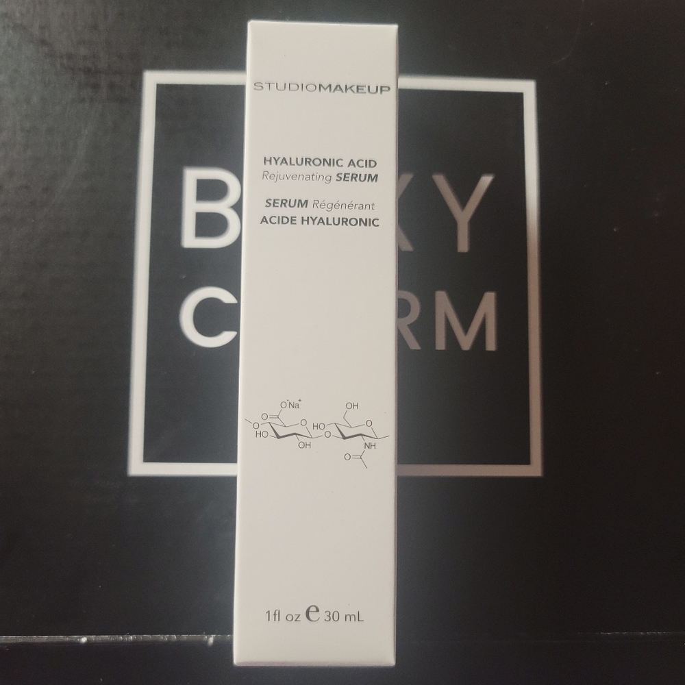 Hyaluronic acid rejuvenate serum